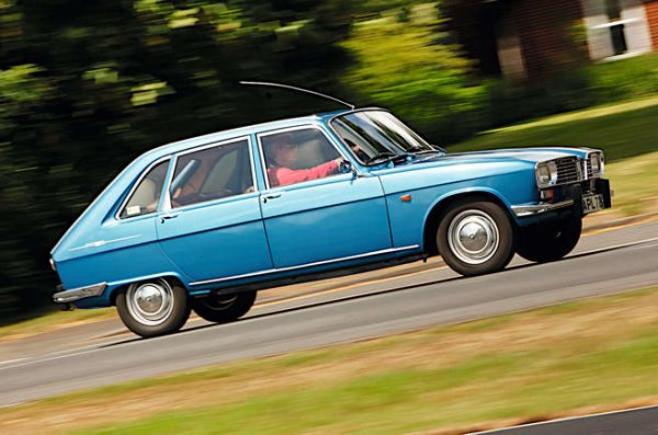 10 години след създаването на Alpine - Renault лансира 16 хеч-бек (на снимката), много значим модел със също толкова знаков двигател с алуминиев блок, наречен Cléon-Alu. 16 в никакъв случай не е спортна кола, но Lotus бързо получава разрешение да използва мотора в новата си Europa. 

Приблизително по същото време Alpine започна да използва двигателя в A110.  С много повече мощност, отколкото в оригиналната си форма, A110 се превърна в сериозна машина с висока производителност. И е на път да донесе безпрецедентна слава на Alpine в света на моторните спортове.
