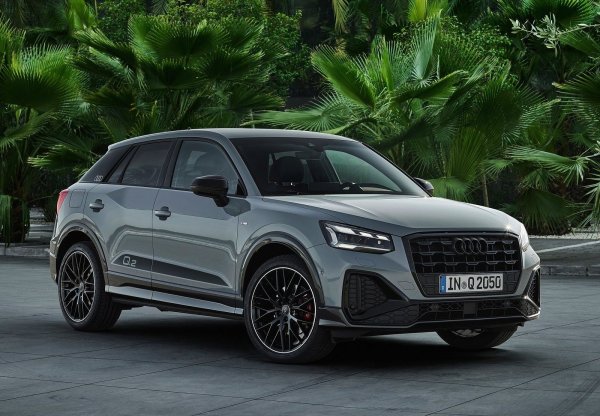 Audi също влиза в топ 10 на малките кросоувъри с най-голям пробег, като това става с версията 30 TFSI на модела Q2. При нея 1,0-литров турбомотор с 3 цилиндъра, развива 110 к.с. Посоченият разход е 5,7 л/100 км, като резервоарът побира 50 литра. По-мощният вариант 40 TSI освен по-голяма двигател има по-голям запас от бензин - 55 литра, но пък и харчи повече - над 7 л/100 км.