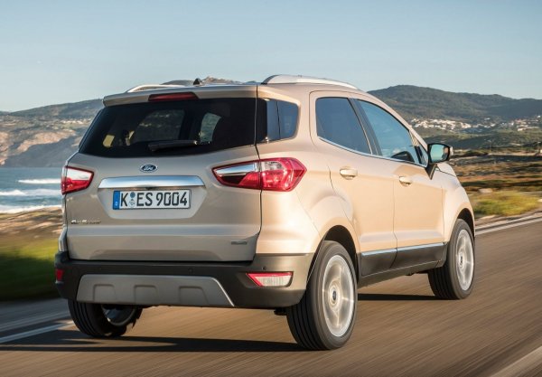 Това не е нито най-модерният, нито най-аеродинамичният модел в категорията, но въпреки това заема пето място. Ford EcoSport се предлага само с един мотор - 1,0-литров EcoBoost със 100 к.с. Заслугата е на 52-литровия му резервоар, като посоченият от производителя разход на гориво е 5,9/100 км. А ако се чудите, защо Ford Puma не попада в списъка - неговият резервоар побира само 42 литра.