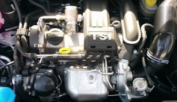 Собствениците на автомобили с 1.2 TSI също често обръщат внимание на много дългото време за загряване на устройството през зимата. Това е конструктивна особеност, а не дефект, но има своите последици – при голям брой къси пробези двигателят работи с недостатъчно нагряване през повечето време, маслото остава гъсто дълго време, а износването на компонентите е по-голямо, отколкото при работа по пътя.