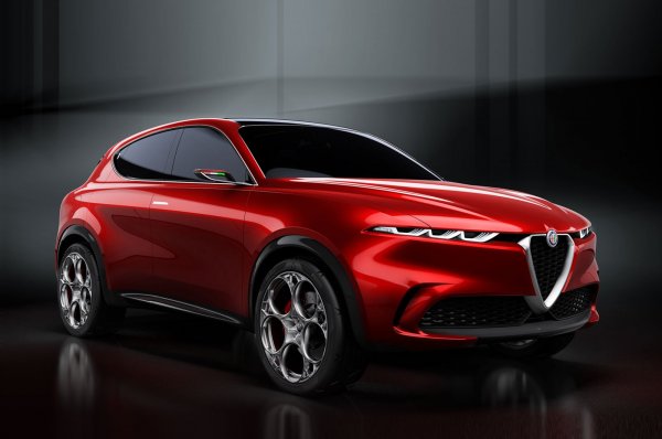 Базиран на платформата на Jeep Renegade, по-малкият SUV на Alfa Romeo ще е и първият й с хибридно задвижване, при това, със възможност за зареждане от контакта. Системата ще комбинира 1,3-литров бензинов двигател с електромотор, като машината ще може да изминава около 50 км само на ток.
