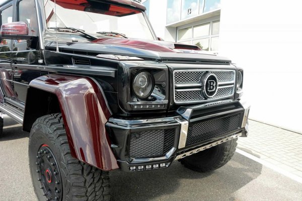 Mercedes-Benz G63 AMG 6x6 получи червен карбон от Brabus 