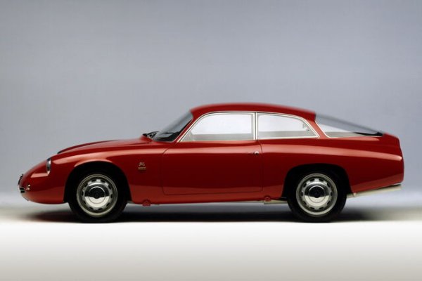Alfa Romeo Giulietta Sprint Zagato се роди като лек спортен автомобил, предназначен и за състезания. Coda Tronca (отрязанана опашка), разработена през 1960 и произвеждана в ограничен брой, задната част е рязко прекъсната, за да се намали турбуленцията, без да се налага дълга опашка. Резултатът е необичайн за времето си край на задната част, която е много ефективна при тестове за скорост, превръщайки се в отличителна черта на колата.