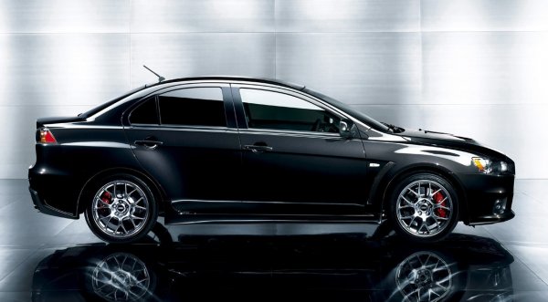 Това е луксозен, заводски тунинг пакет за 2009 Mitsubishi EVO X