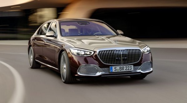 Ако искате максимално въплъщение на лукса от Mercedes-Benz, задължително се оглеждайте за емблема Maybach. Най-новото топ изпълнение на S-Class е синоним на думата "лукс", с първокласен салон и класически двутонален екстериор, изобилстващ от хром.