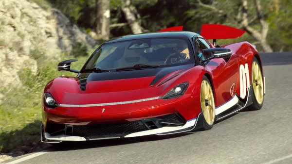 Италианският братовчед на Nevera се нарича &bdquo;Pininfarina Battista&ldquo;. Това е електрическа хиперкола от Торино, която показва оригинален стил и преди всичко време за ускорение от 0 до 100 км/ч от 1,86 секунди. При нея четирите електрически мотора развиват 1900 к.с. и 2300 Нм, а максималната скорост на дебютния модел на Automobili Pininfarina е 350 км/ч.
