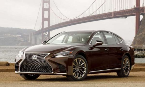 Цена: 76 000 долара

Стойност след 5 години: 33,0% от базовата - 25 080

Големият седан се предлага във версиите LS 500 или хибриден LS 500h, като получава оборудване от най-висок клас. Моделът беше актуализиран за тази година, като вече се предлага с нов интериор от кожа Palomino, който може да бъде допълнително подобрен с черна дървена облицовка. Новият 12,3-инчов мултимедиен дисплей е стандартен за автомобила, като е съвместим с Apple CarPlay и Android Auto.