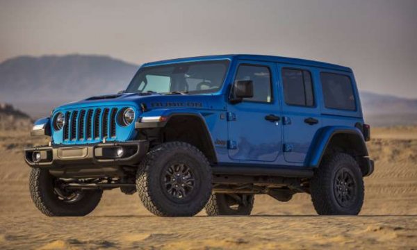 Цена  28 475 долара

Стойност след 5 години: 55.8% от базовата - 15 889 долара

Новият Jeep Wrangler дебютира само преди 2 години, като е един от автомобилите на пазара в Америка, който запазва най-висока стойност при препродажба (пети в общото класиране по модели). 
Освен, че предлага впечатляващи офроуд сподобности, Wrangler е много луксозен, а също така и е достъпен в различни варианти - два са с твърд покрив и два със свалящ се. През 2021 година излиза версията Wrangler Rubicon 392 с V8 мотор, развиващ 470 к.с.

