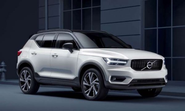 Цена: 33 700 долара

Стойност след 5 години: 37,3% от базовата - 12 570 долара

Volvo подсили гамата си със субкомпактния XC40, който следва стила на по-големите си братя и сестри. Дори базовото ниво - XC40 Momentum, се предлага в отлично оборудване, включващо кожена тапицерия на седалката, настройваща се в 8 направелния седалка, автоматичен климатик, камера за обратно виждане, електрическо управление на задната врата и 18-цолови алуминиеви джанти. 

В салона има 9-инчов вертикален сензорен дисплей, съвместимост с Apple CarPlay и Android Auto, 250-ватова аудио-система с осем високоговорителя и Bluetooth. През миналата година Volvo добави изцяло електрическия XC40 Recharge към гамата. 
