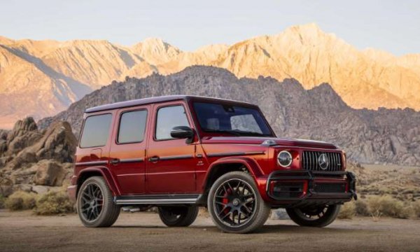 Цена: 131 750 долара

Стойност след 5 години: 48,0% от базовата - 63 240 долара

Mercedes-Benz G-Class е единствен по рода си - справя се с най-трудния терен и след бърз душ се превръща в представителната машина, която ще ви закара до луксозен ресторант. Този модел е лесно разпознаваем, благодарение на формата си и въпреки промените през последните години, запазва първоначалния си стил. 

Оборудван същко така с мвого луксозен и просторен интериор, G-Class се предлага във версия G550 или като по-мощен и спортен AMG G63, който има 577 к.с. под капака.
