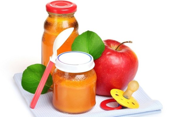 Готовата формула за кърмачета, включително млечни шейкове, зърнени храни и пюрета, може да се разслоява при ниски температури, храните стават, или като цяло негодни за консумация, или променят първоначалните си свойства. И в двата случая е по-добре да не ги държите през зимата в колата.