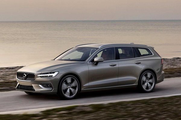 VOLVO V60 // Тук Джеръми е стигнал трудно до крайното решение, тъй като комбито печели точки за дизайн, пространство и практичност в ежедневието. Но пък добрите впечатления изчезват, когато стане дума за дизеловия мотор, който задвижва колата. Все пак, от 2019 тази технология ще изчезне от гамата на Volvo. Според Кларксън обаче, тук е налице по-сериозен проблем: „Нищо не показва по-категорично, че сексуалният ти живот е минало, от едно Volvo, паркирано пред вас.”