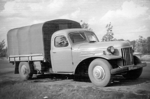 Разбира се, не всички експериментални разработки на завода са били замразени в тестова фаза - някои са били доста успешни. Към последните се отнася съветският еквивалент на хотрод и супертрък, известен с прякора &bdquo;Чебурашка&ldquo;.

Шофирайки предсерийни лимузини в различни региони на страната, работниците на ЗИЛ отново и отново се сблъсквали с очевиден проблем. Леките коли ЗИС изисквали бензин A-72, който не бил навсякъде по маршрута на пробните шофирания. Горивото се транспортирало с тях на камион ЗИС-150, който физически не може да се справи с леките коли - разликата в скоростта на магистралата била двойна.