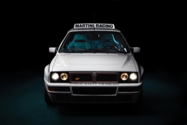 Lancia Delta HF Integrale Evoluizione 1 Martini 6