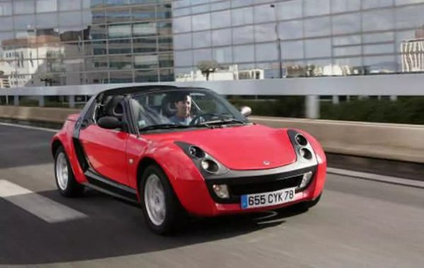 Не всички роудстъри стават популярни на пазара. Излязъл в края на 2002 г., Smart Roadster е продаден в тираж от 43 000 бройки. Производството му е спряно в края на 2005 г.