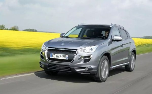 Появилото се рез 2012 г. Peugeot 4008 беше просто копие на Mitsubishi ASX, но струваше повече. Следователно търсенето за него беше ... умерено. Кросоувърът се произвежда от 2012 до 2016 г. Общо са продадени малко над 36 000 бройки.