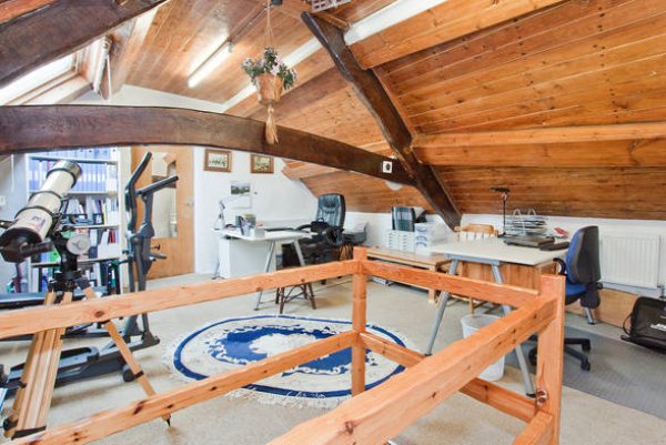 Родната къща на Джеръми Кларксън. Имотът, който се намира в близост до град Донкастър, се продава за 714 000 евро