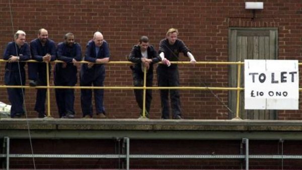 Разработена в Англия и дълго произвеждана в Дагенъм, Fiesta е автомобил, който англичаните смятат за свой. Нещо повече - това е най-продаваната кола на Острова за всички времена. Но в началото на новия век Ford реши, че разходите за труд в Дагенъм са твърде високи, уволни 2000 работници и премести производството в други фабрики. Самият завод в Дагенъм бе разрушен няколко години по-късно. Протестите на работниците, призоваващи техният завод да избегне съдбата на приватизирания за 10 лири Rover, останаха напразни. 