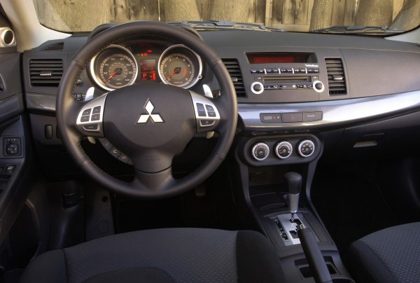 Силни страни - издръжлив двигател, надеждна конструкция.

Слабости - бърза корозия на тялото, необходимост от смяна на уплътненията на клапаните след 150 000 км, възможни проблеми с ръчната скоростна кутия.
