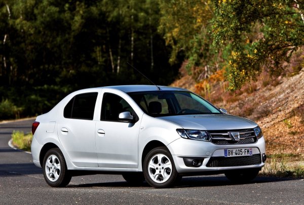 Първото поколение на Logan се оказа изключително успешно най-вече заради ниската си цена. Това помогна на неговия наследник лесно да се утвърди на пазара, разчитайки на надеждни агрегати, доказали се през годините при модели на Renault. Вторият се предлага с различни двигатели, като при правилно и редовно обслужване може да изкара 300 000 км.
