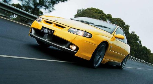 На върха на гамата пък е Coupe GTS, което се задвижва от двигател с мощност 408 конски сили и се отличава с контрастни цветни вложки по броните и праговете на вратите. След рестайлинга през 2004 година, GTO премина към шестлитровия LS2 двигател (404 к.с.).

Разбира се, в палитрата има място и за лимитирани издания. По-специално, за Signature Coupe, произведено в количество от 70 бройки - последното купе на HSV с по-мощнаjd спирачна система AP Racing (шестбутални апарати и 362 мм дискове отпред, четирибутални и и 343 мм дискове отзад), 19-инчови джанти и уникална цветова схема.
