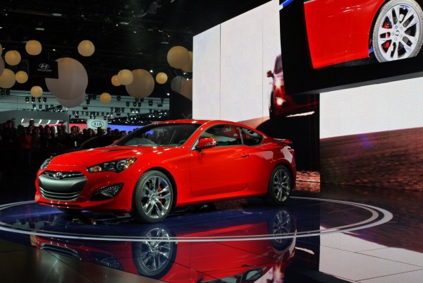 Детройт 2012 - Hyundai Genesis Coupe