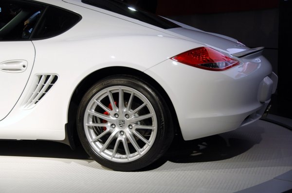 Автосалон Лос Анджелис 2008 / Porsche Cayman S 2010
