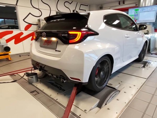 Като цяло двигателят Yaris G16E-GTS е невероятно нещо. Той е достоен внук на легендарния, известен с огромния си потенциал за настройка на 3,0-литров мотор с 6 цилиндъра 2JZ-GTE. Неговите възможности бяха проверени от компанията Powertune Australia, без да се правят промени в хардуера, като измервания показват шокиращи резултати - над 470 к.с.!