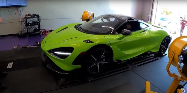 Името на британското чудовище със средноразположен двигател увековечава мощта на 4,0-литровия туин-турбо V8 двигагтел. Лекотата, с която суперколата се справя с конкурентите, подсказва, че McLaren също лъже поне малко с числата. В случая става въпрос за ускорение от 0 до 100 км/ч за 2,8 секунди и до 200 км/ч за 7 секунди. И обявена мощност от 765 к.с.