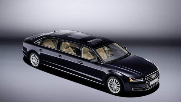 Audi A8 с шест врати 