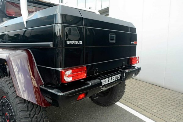 Mercedes-Benz G63 AMG 6x6 получи червен карбон от Brabus 