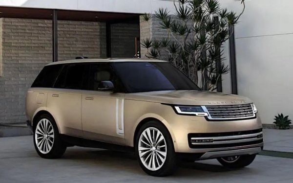 От всички Range Rover-и (и всъщност Land Rovers като цяло), моделът, който се продава днес, е най-дългият, който някога е съществувал.
Предлага се във форми с къса и дълга база. Последният е с размери 5252 мм, което го прави един от най-дългите SUV-ове в историята.
