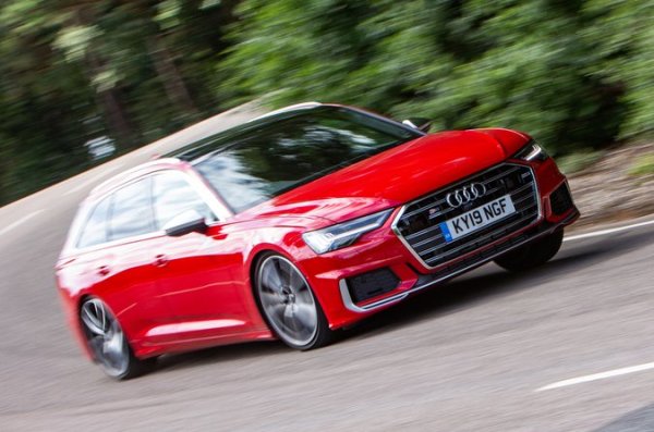 Модел - TDI 344 quattro Vorsprung Tip Auto 

Каталожна цена - 83 265 лири 

Стойност при препродажба след 3 години - 31 175 

Запазена стойност - 37,4% 

Това е най-бързата комби-версия на Audi A6 Avant, но не предлага изключителния външен вид на RS6. Освен това не е особено вълнуваща за шофиране. Фактът, че има дизелов двигател, също е проблем, като се има предвид, че колите с такова гориво намаляват.