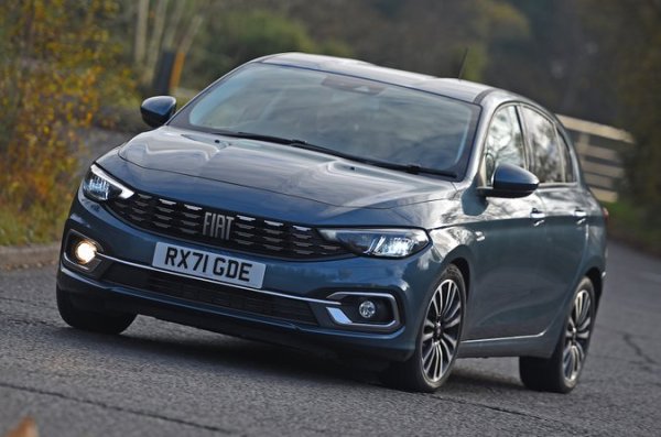 Модел - 1.0 

Каталожна цена - 20 175 лири

Стойност при препродажба след 3 години &ndash; 6725 лири 

Запазена стойност - 33,3% 

Семейният хечбек Tipo е просторен и безопасен, освен това се предлага с големи отстъпки, но като цяло загубата на стойността му след 36 месеца е потресаваща. 1,0-литровият бензинов двигател с 99 к.с., който се предлага, осигурява достатъчно производителност за повечето ситуации, но това явно не е достатъчно, когато става дума за цена.