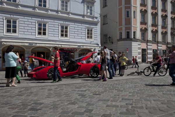 Fahrradi Farfall FFX - реплика на Ferrari FXX, която се задвижва с въртене на педали 