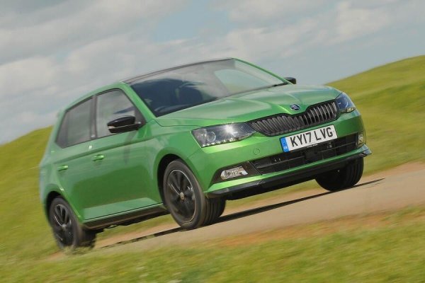 Ценови диапазон: 2000 - 14 000 лири.

Един от най-рационалните модели в списъка. Като силни страни се отбелязват двигателя 1.0 TSI, който е по-надежден от PureTech, просторната кабина и високата надеждност.

Fabia обаче има недостатъци - проблеми с DSG в някои версии, както и скромният интериор, който може да не се хареса на определени потребители.
