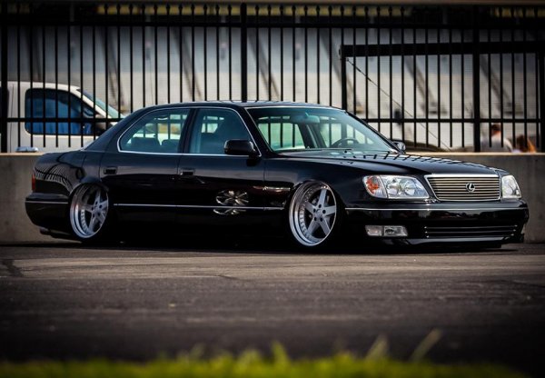 Bippu или VIP Style е направление в местния тунинг, което се появява в Осака през 80-те години на миналия век. Според легендите, то е създадена от мафията, която предпочита луксозните седани местно производство, защото не привличат излишно внимание. В същото време (и малко напук на тази логика) колите трябва да се отличават с VIP-стил и получават снижено окачване, аеродинамични елементи и огромни джанти.