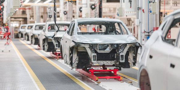 Знаете ли, че приблизително 60 милиона коли се произвеждат всяка година по света. Това ще рече 165 000 автомобила за ден, 6875 за всеки час и по 115 в минута. Или почти две коли за всяка една секунда...
