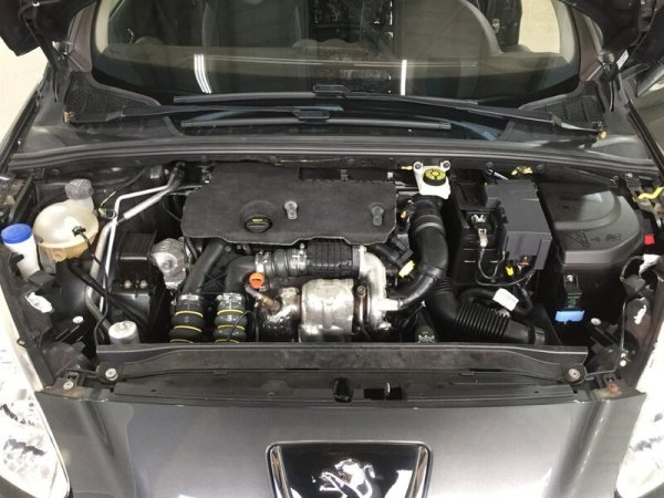 Въпреки че има само 5-степенна ръчна скоростна кутия, този малък дизел предлага достатъчно удоволствие от шофирането и се оказва здрав. Не е демон на скоростта, но е икономичен: добър избор за тези с ограничен бюджет. 

Очаквайте цена от около 3000 - 4000 евро за автомобил в ниво Active или Style, обикновено с пробег около 200 000 км. 