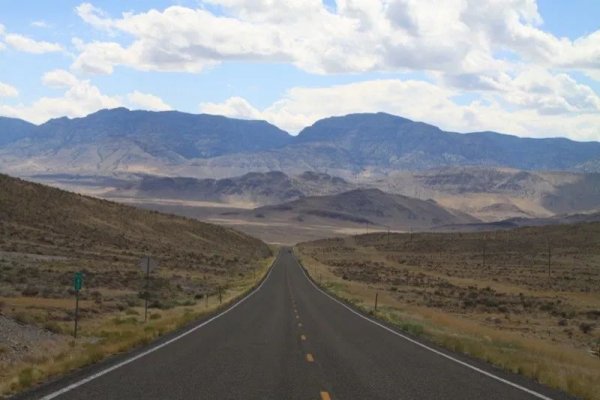 Ако искате да се свържете с сърцето на Америка, това е пътят за вас. Той се простира от Провинстаун, Масачузетс, до Лонг Бийч, Калифорния. Това пътуване обикновено отнема на пътниците около 4 до 6 шест седмици, защото минава през някои от най-красивите места в САЩ и е необходимо повече време за разглеждането им, като Големите езера, Големите равнини, Скалистите планини и др.