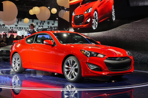 Детройт 2012 - Hyundai Genesis Coupe