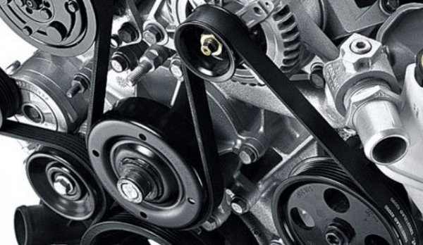 Това е още един консуматив, от който някои шофьори се опитват да пестят. Те обаче също трябва да бъдат оригинални, в противен случай проблемите са гарантирани. Ако при лек инцидент на пътя пистовият ремък се скъса или излезе от ролките, то ще престанат да работят не само генераторът и климатикът. Остатъците от него може да увредят ангренажния ремък, а когато той се скъса, обикновено следва основен ремонт.