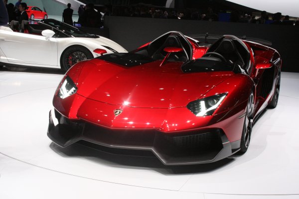 Женева 2012 / Lamborghini Aventador J