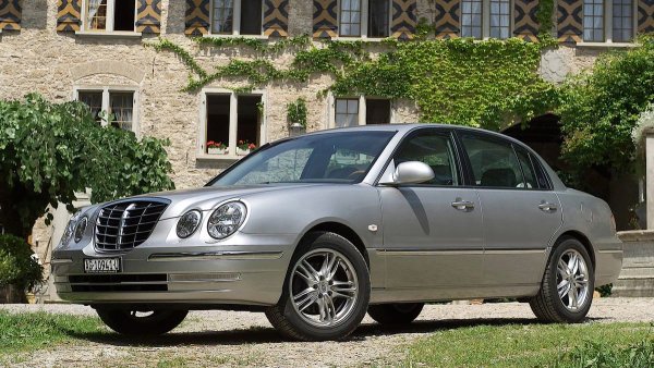 Ранните версии на F5A51 имат слаба вълнообразна пружина, която често се чупи, причинявайки проблеми при превключването. Въпреки това, в по-късните модификации този недостатък е елиминиран. Въпреки това, скоростната кутия остава чувствителна към прегряване и замърсяване с масло, така че е важно да се сменя своевременно - за предпочитане на всеки 40 000 км.

Потенциалният ресурс е не по-малко от 300 000 км. Основното нещо, което трябва да запомните е, че рязкото стартиране и силното приплъзване могат значително да намалят експлоатационния живот на планетарните лагери, които се износват по-бързо при агресивно шофиране. Също така, при активна употреба, втулките често страдат, а вибрациите могат да повредят маслената помпа - това изисква внимание при голям пробег.
