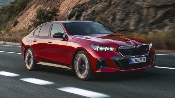 1. BMW 5 Series - 9,650 (-27.5%)
2. Audi A6, S6 - 8,851 (-32.0%)
3. Mercedes E Class - 8,479 (22.4%)
4. BMW i5 - 4,173 (8593.8%)
5. Mercedes EQE - 3,710 (7.8%)
6. Volvo S90 / V90 - 1,985 (-13.4%)
7. Lexus ES - 1,428 (-8.9%)
8. Audi A7, S7 - 914 (-10.6%)
9. Jaguar XF - 416 (10.1%)
10. Mercedes CLS - 103 (-78.4%)
ОБЩО ЗА СЕГМЕНТА - 39,756 (-6.7%)
