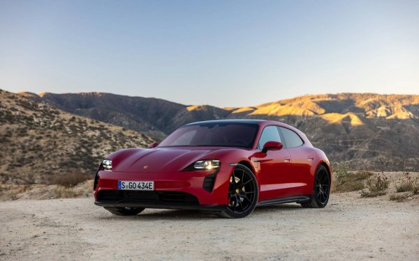 1. Porsche Taycan - 1,961 (-59.9%)
2. Mercedes S Class - 1,899 (-33.8%)
3. BMW 7 Series - 1,507 (52.2%)
4. Audi e-tron GT - 1,007 (-36.4%)
5. Porsche Panamera - 837 (-35.4%)
6. Audi A8, S8 - 727 (1.3%)
7. Mercedes EQS - 688 (-46.2%)
8. BMW i7 - 685 (16.9%)
9. Mercedes AMG GT 4 Door - 430 (-28.3%)
10. BMW 8 Series - 420 (-34.9%)
ОБЩО ЗА СЕГМЕНТА - 10,675 (-33.3%)
