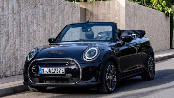 1. MINI Convertible - 7,121 (25.0%)
2. Porsche 911 - 2,969 (20.0%)
3. BMW 4 Series - 2,070 (-19.9%)
4. Porsche 718 Boxster - 1,669 (129.3%)
5. BMW Z4 - 1,355 (-19.4%)
6. Audi A5, S5 - 992 (60.8%)
7. Mercedes SL - 664 (-47.1%)
8. Audi TT - 338 (-23.4%)
9. BMW 8 Series - 257 (-9.2%)
10. Jaguar F-Type - 170 (0.0%)
ОБЩО ЗА СЕГМЕНТА - 17,946 (0.5%)
