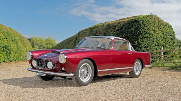 Базирайки се на първите Ferrari 250 GT, моделът 250 GT Boano е създаден от Pininfarina и кръстен в чест на Марио Боано, към когото италианското ателие се обръща, за да отговори на търсенето, тъй като новият завод извън Торино все още се изгражда, а старият работи на пълен капацитет. Боано прави 80 бройки от модела, след което прехвърли продукцията на зет си Ецио Елена, който прави още 50, въпреки че първите 8 са идентични с моделите Boano. Моделът на конкурса е 17-ото Ferrari 250 GT Ellena.