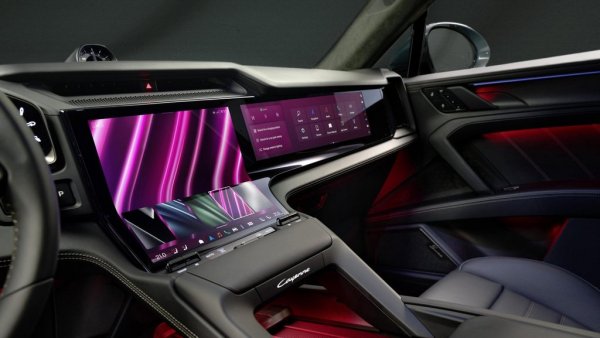 И понеже това явно не е достатъчно, има и нов head-up дисплей с добавена реалност, който прожектира указанията на навигацията директно върху пътя. 
Новост са и тези шест предварително зададени настроения на колата - почти колкото при жена ви, но с положителната разлика, че тук можете съзнателно да изберете какво да бъде, а не да го предизвиквате неволно. 
