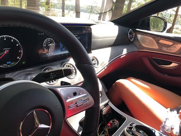 Плиткото дишане намалява количеството кислород, от който тялото ни се нуждае. И поради липсата му в мозъка се активират процеси, които бързо водят до обща умора. Затова не бъдете мързеливи - периодично правете дълбоки вдишвания и издишвания, за да избегнете изтощение. В идеалния случай вдишвайте през носа и издишайте през леко затворени устни.